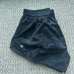 lululemon hotty hot shorts camo